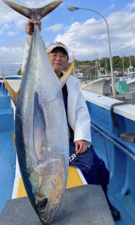 女性2人目となる1級マグロ解体師認定者 マグロ解体ショー 全国鮪解体師協会 まぐろ解体師の資格取得